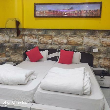 ורנאסי Hotel Bachchan Palace מראה חיצוני תמונה