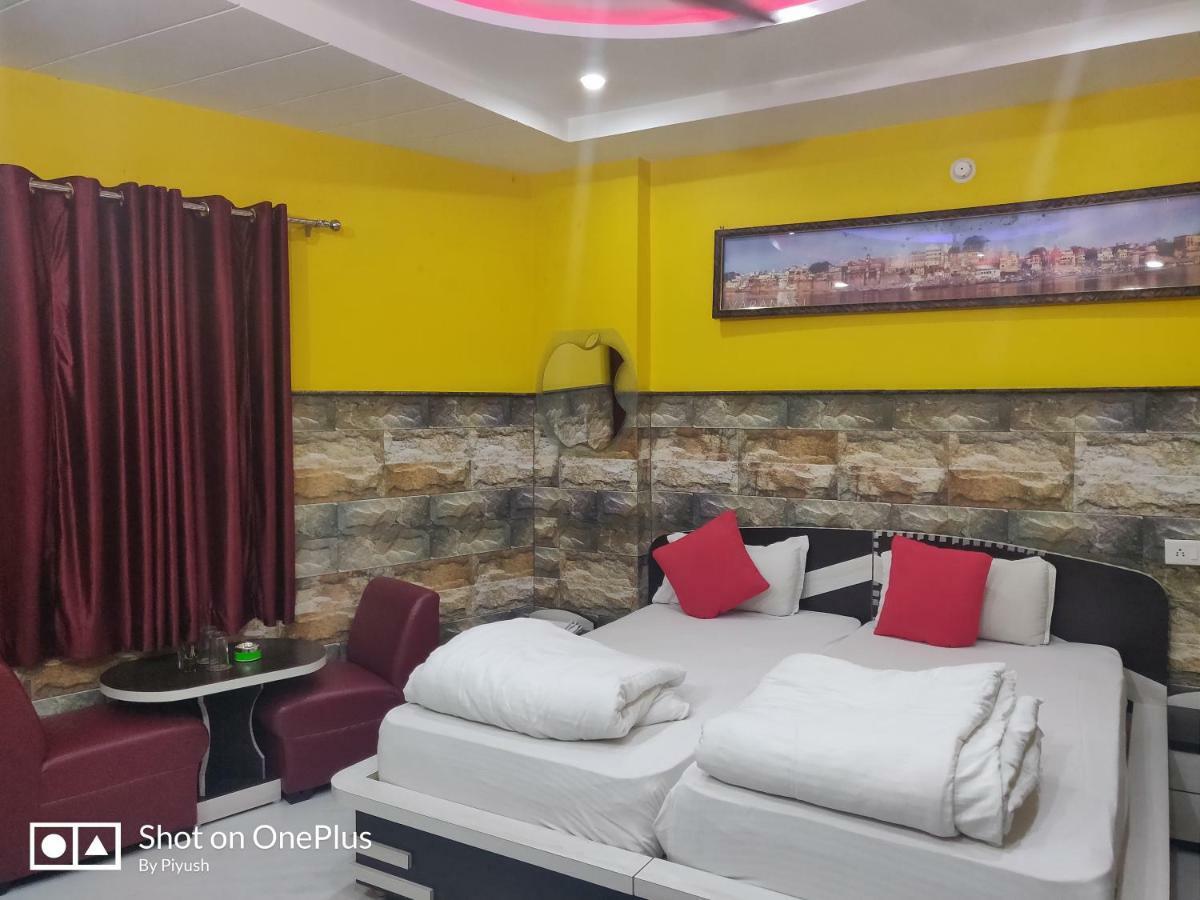 ורנאסי Hotel Bachchan Palace מראה חיצוני תמונה