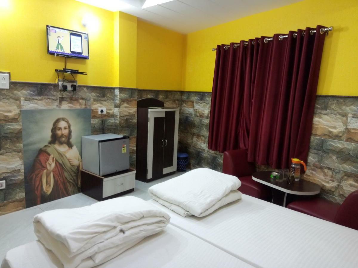 ורנאסי Hotel Bachchan Palace מראה חיצוני תמונה