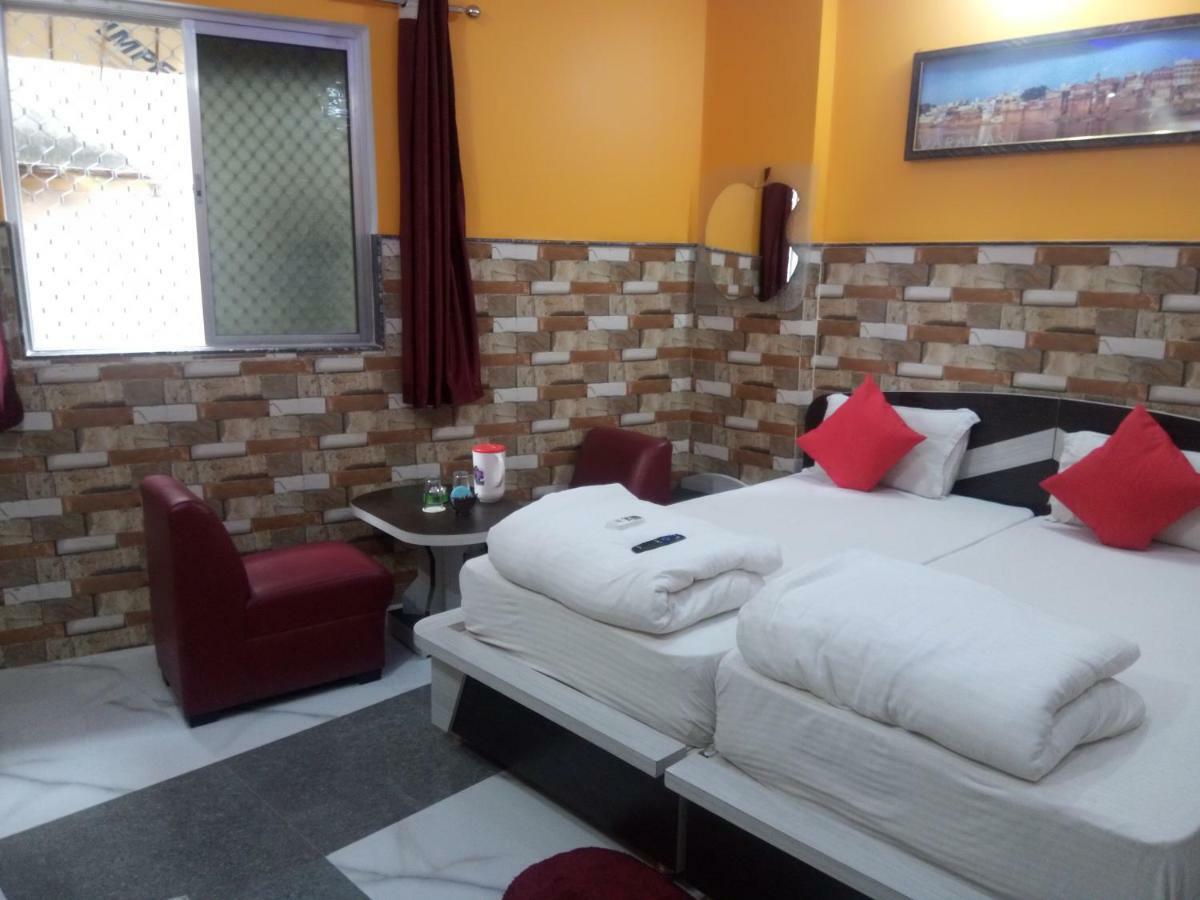 ורנאסי Hotel Bachchan Palace מראה חיצוני תמונה