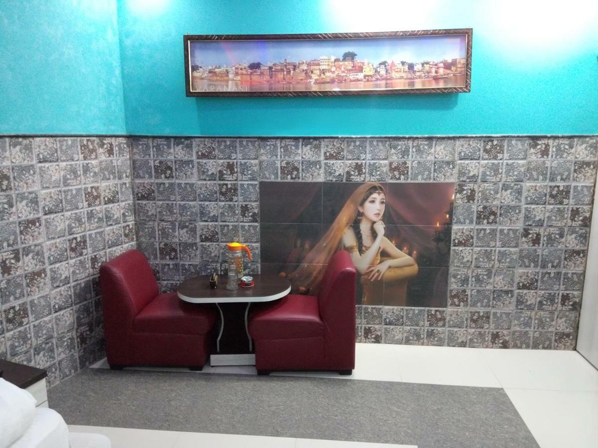 ורנאסי Hotel Bachchan Palace מראה חיצוני תמונה