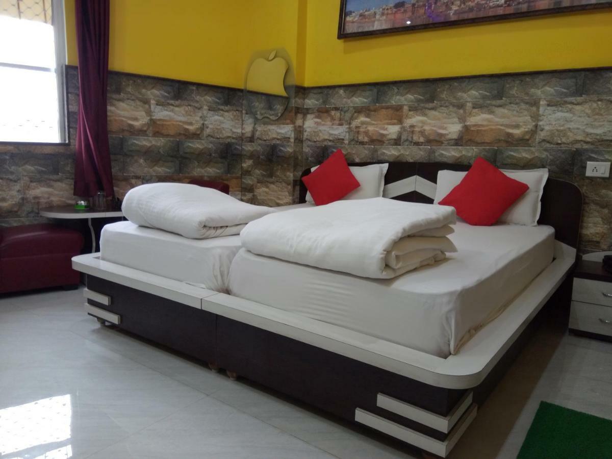 ורנאסי Hotel Bachchan Palace מראה חיצוני תמונה